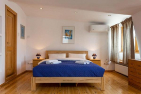 Central Tbilisi Bright 1BR Gem - By Wehost